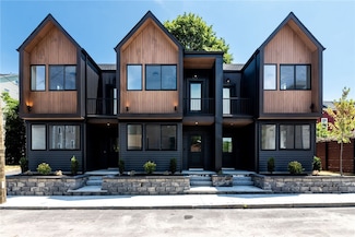 12 Daggett Ct Unit 3, Providence, RI 02906