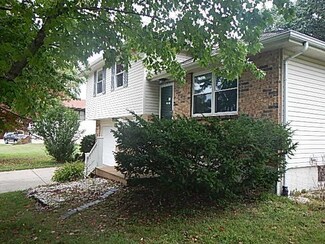 10413 N McGee St, Kansas City, MO 64155
