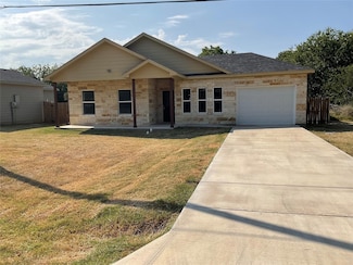305 SW 6th St, Kerens, TX 75144
