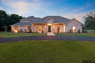 5168 Farm Road 196 N, Paris, TX 75462