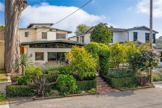 590 35th St, Manhattan Beach, CA 90266