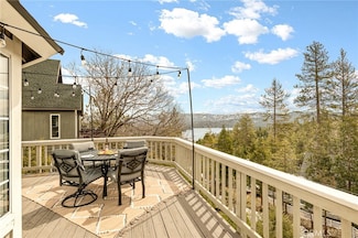 915 Breithorn Dr, Lake Arrowhead, CA 92352