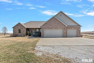 1312 Massey Ln, Jacksonville, IL 62650