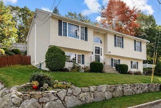 56 Arland Ct, Woonsocket, RI 02895