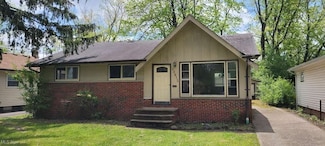 22812 Felch St, Cleveland, OH 44128
