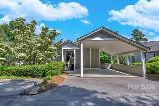 207 Golfside Dr, Flat Rock, NC 28731