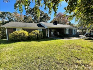 5486 Arnette Dr, High Point, NC 27263