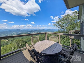 30 Club Villa Ct Unit B-2, Burnsville, NC 28714
