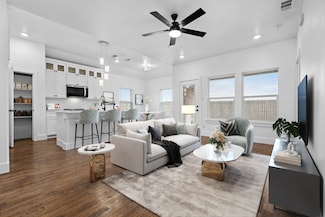 1037 Springview Ln, Mabank, TX 75147