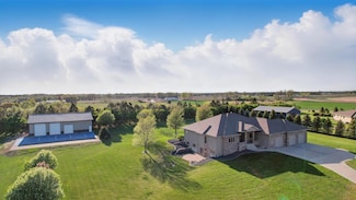 25811 Prairie Place, Mitchell, SD 57301
