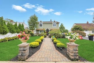 63 Silver Ln, Levittown, NY 11756