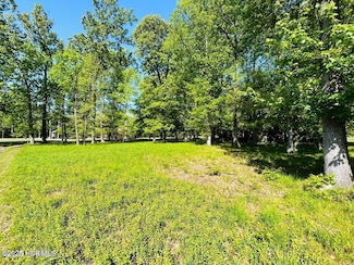 4 Broad River Dr, Hertford, NC 27944
