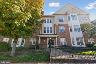 6481 Cheyenne Dr Unit 204, Alexandria, VA 22312