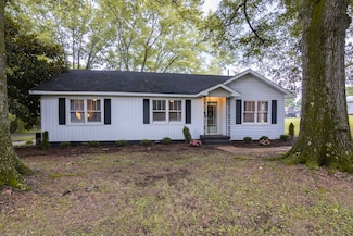222 Bridge Rd, Killen, AL 35645