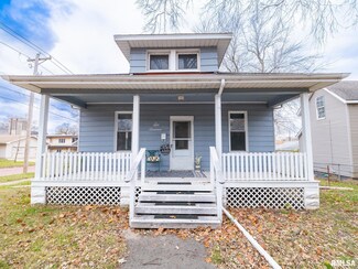 611 Bacon St, Pekin, IL 61554