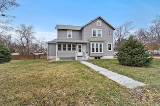 602 Sheridan St, Chenoa, IL 61726