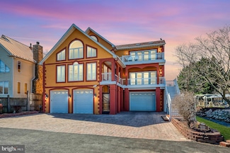 2111 Lake Dr, Pasadena, MD 21122