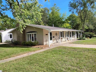 1607 E High St, Mount Pleasant, MI 48858