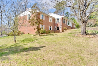 1109 James Blvd, Signal Mountain, TN 37377