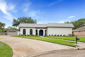 3007 Montford Ct, Sugar Land, TX 77478