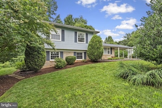 17732 Caddy Dr, Derwood, MD 20855