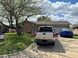 1825 Avenue B, Grand Prairie, TX 75051