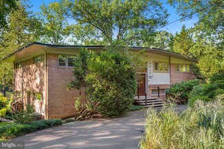 6517 Dearborn Dr, Falls Church, VA 22044