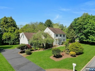 2 Morgan Ct, Montvale, NJ 07645
