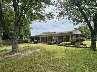 211/215 Service St, Mountain View, AR 72560