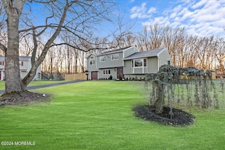 8 Chesapeake Rd, Manalapan, NJ 07726