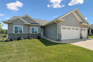 1627 Settlers Dr, Marion, IA 52302