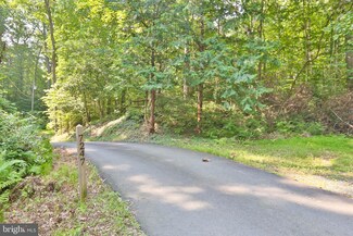 7247 Clifton Rd, Clifton, VA 20124