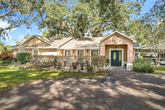 2008 Strawberry Dr, Plant City, FL 33563