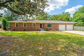 5823 Lakeview Dr, Hanahan, SC 29410