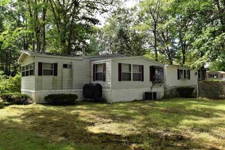 76 Cynthia Cir, Seabrook, NH 03874