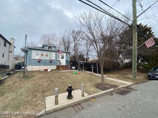 909 Rathbun Ave, Staten Island, NY 10309