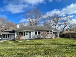 14 Rosedale Ave, Barrington, RI 02806