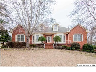 307 Roundabout Dr, Trussville, AL 35173