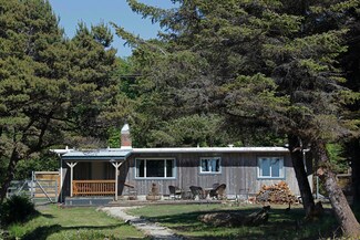 5289 Highway 101 N, Yachats, OR 97498