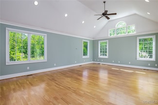 8936 Lady Ln, Hayes, VA 23072