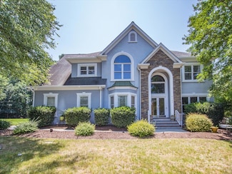 6123 Glen Manor Dr, Charlotte, NC 28269