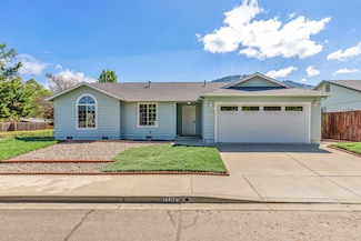 1781 SE Brookhurst Way, Grants Pass, OR 97527