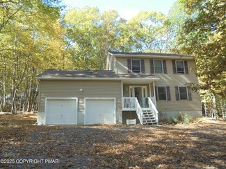 168 St Andrews Dr, Bushkill, PA 18324