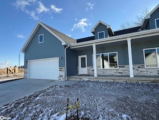 1101 Emerald Cove Dr, Clear Lake, IA 50428