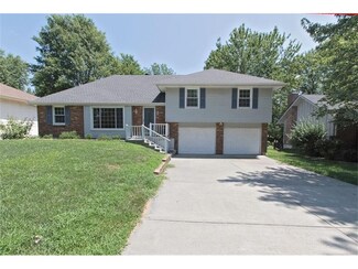 9943 N Charlotte St, Kansas City, MO 64155