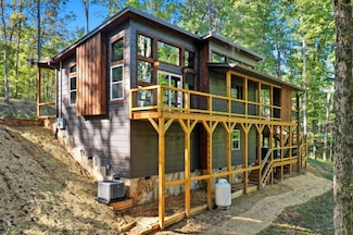 98 Forest Ct, Ellijay, GA 30540