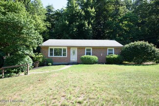 3127 E Lydius St, Schenectady, NY 12303