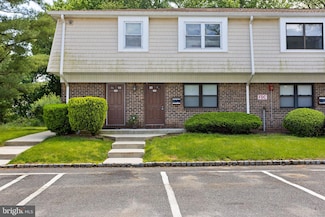 615 Silver Ct, Hamilton Square, NJ 08690