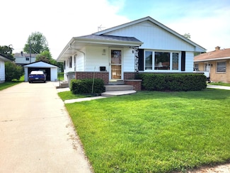 3843 S 95th St, Milwaukee, WI 53228