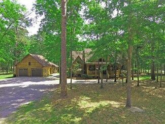 102 Breezewood Ct, Elloree, SC 29047